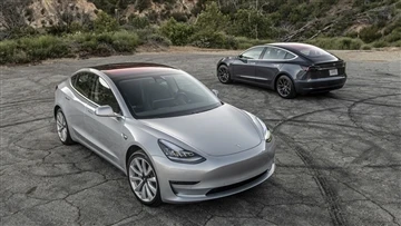 Er Nýja Model 3 væntanleg? Tesla eflir birgðahreinsun í Bandaríkjunum