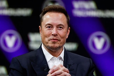 Musk að gangast undir segulómun til að ákvarða þörf fyrir skurðaðgerð