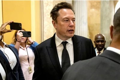 Musk: Til að ræða 5 milljarða dala fjárfestingu í XAI við stjórn Tesla